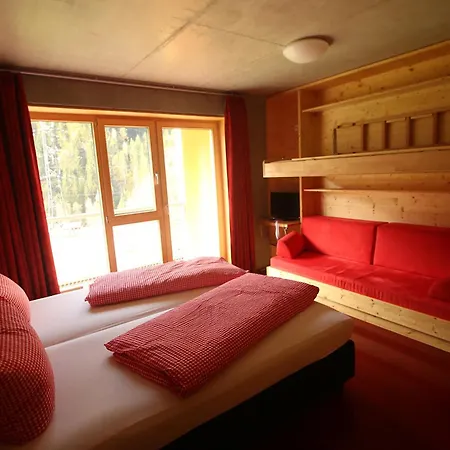Base Aktivhotel Montafon 圣加伦基希