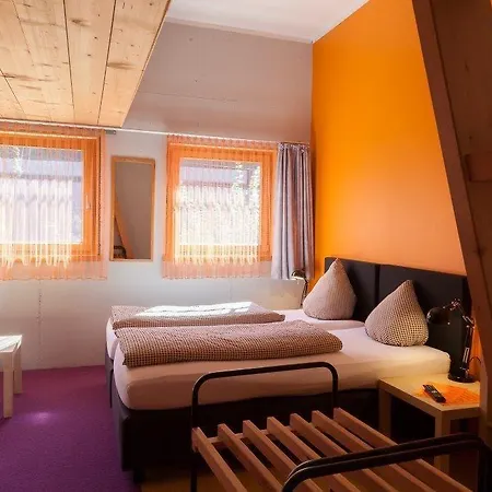 Base Aktivhotel Montafon 3* 圣加伦基希
