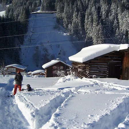 Base Aktivhotel Montafon 圣加伦基希
