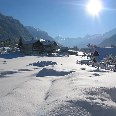 酒店 Base Aktivhotel Montafon 圣加伦基希