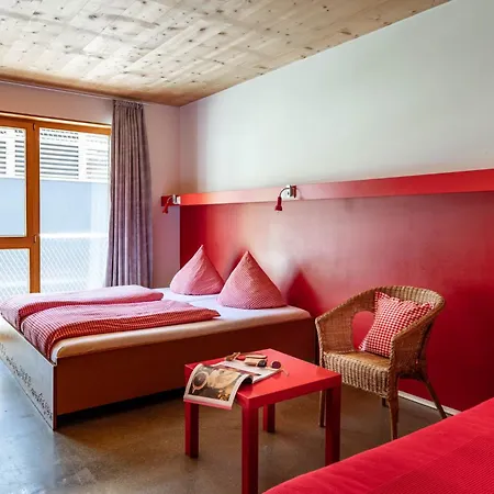 Base Aktivhotel Montafon 圣加伦基希