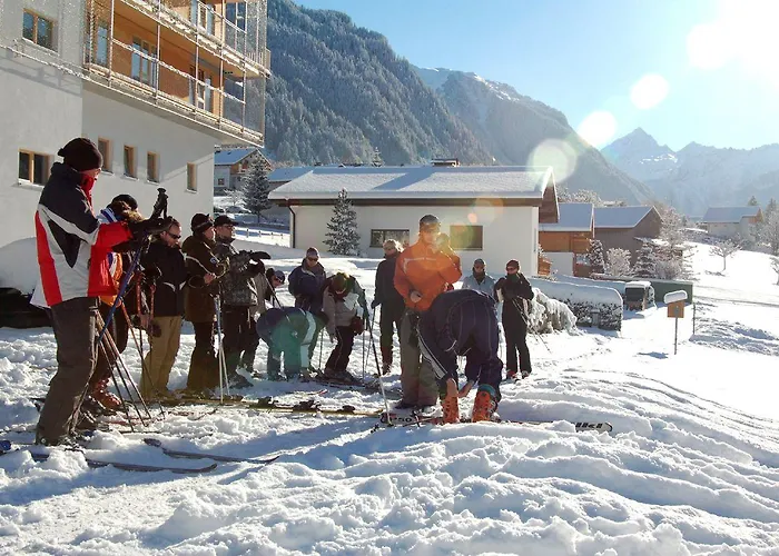 Base Aktivhotel Montafon Hotel 3*